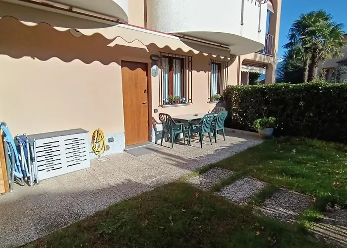 Сasa de vacaciones House In A Beautiful With Garden, Swimming Pool And Parking Spot - Larihome A07 Domaso