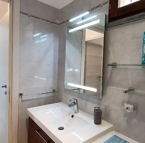 House In A Beautiful With Garden, Swimming Pool And Parking Spot - Larihome A07 Сasa de vacaciones Domaso