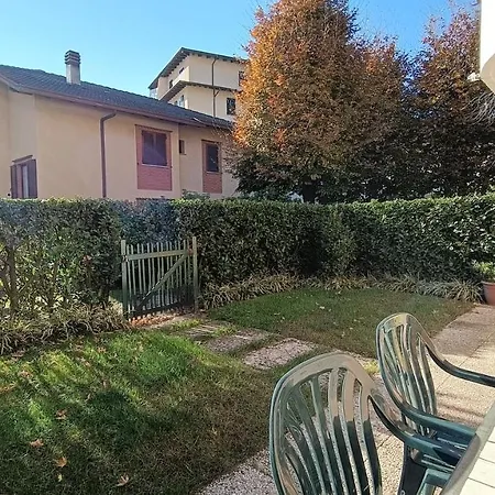 House In A Beautiful With Garden, Swimming Pool And Parking Spot - Larihome A07 度假居